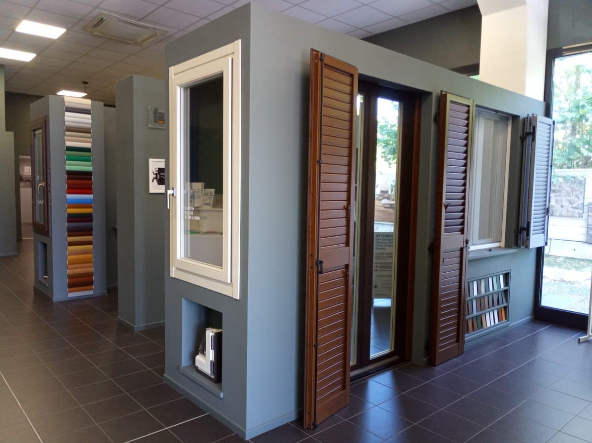 Showroom Spazio11 a Vittuone: serramenti in PVC, alluminio e legno-alluminio, persiane e scuri